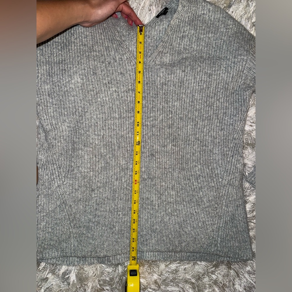 Express Sweater - Picture 5 of 5